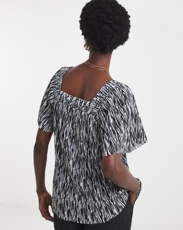 Printed Plisse Square Neck Top