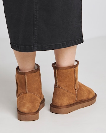 Sia Suede Warm Lined Snug Boots - Extra Wide Fit (EEE)