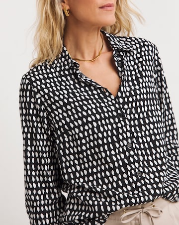 Mono Print Dipped Back Viscose Shirt