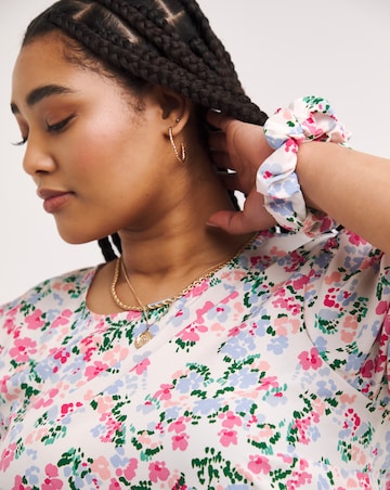 Ditsy Floral Print Tiered Smock Top & Matching Scrunchie
