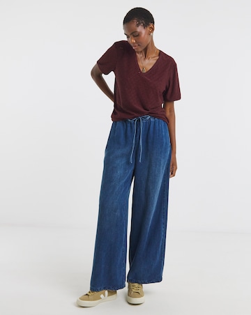 Berry V-Neck Broderie T-Shirt