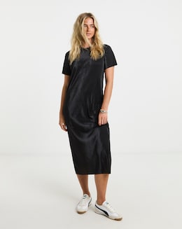 Black Plisse Midi T-Shirt Dress