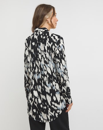 Womens Dipped Back Shirt - Blue Geo