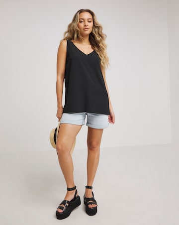 Simply Be Black Value V Neck Woven Vest