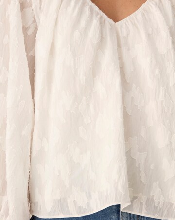 Ro&Zo White Leopard Jacquard Balloon Sleeve Top