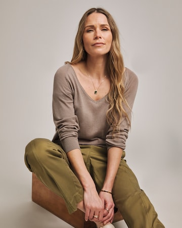 Anthology Fine Gauge V Neck Jumper
