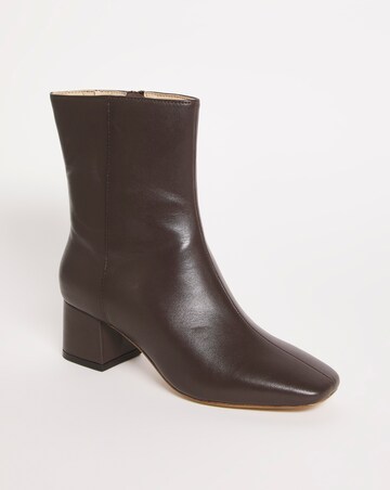 Leather Square Toe Ankle Boot E Fit