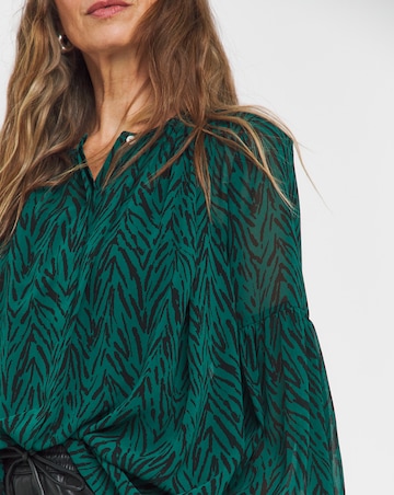 Womens Georgette Collarless Blouson Sleeve Blouse - Green Animal