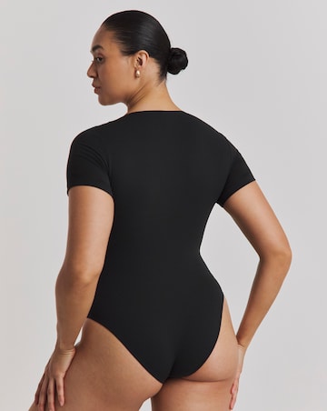 MAGISCULPT Light Control (2 Pack) Smoothing V-Neck T-Shirt Bodysuits Black/White