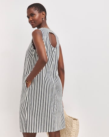 Printed Sleeveless Shift Dress
