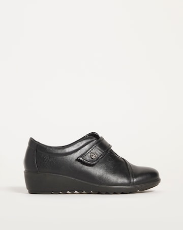 Cushion Walk Touch & Close Shoe Wide E Fit