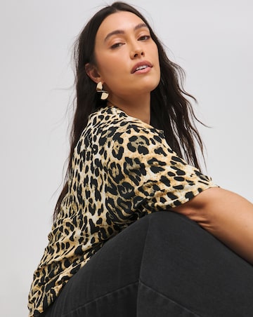 Leopard Crew Neck T-Shirt