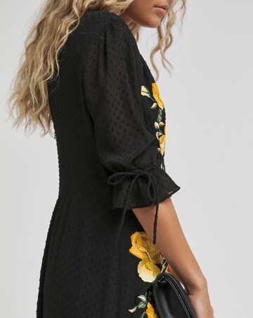 Hope & Ivy The Lilou Floral V- Neck Midi Dress