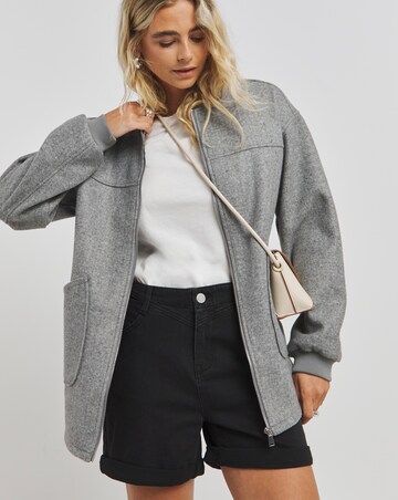 Cinch Back Loose Mom Shorts