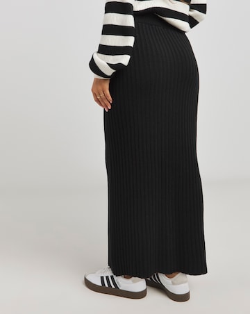 Black Knitted Maxi Skirt