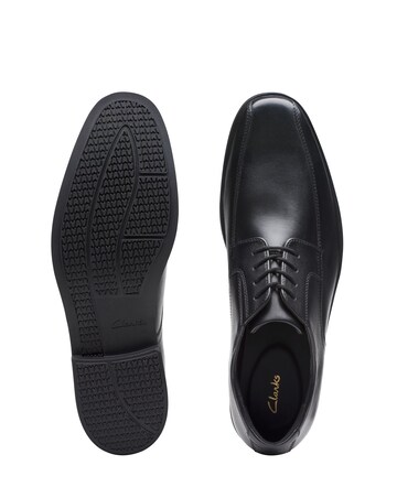 Clarks Howard Over Leather Shoe - Black