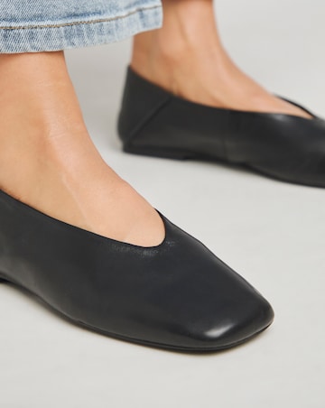 Primrose Soft Leather High Cut Ballerina Wide E Fit