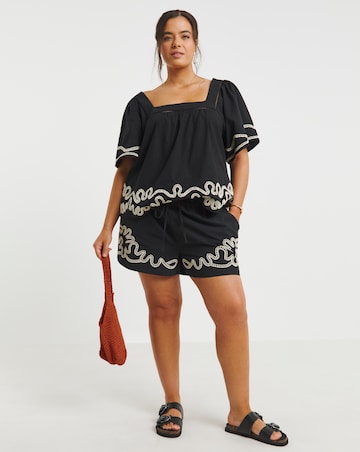 Simply Be Black Embroidered Tie Waist Shorts