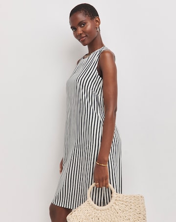 Printed Sleeveless Shift Dress