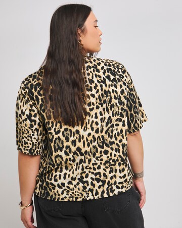 Leopard Crew Neck T-Shirt