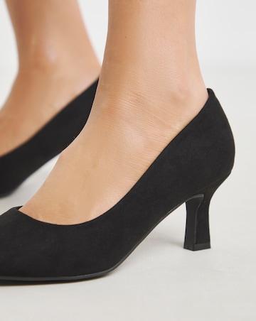 Heavenly Soles Kirsten Pointed Toe Kitten Heel Shoes - Wide Fit (E)