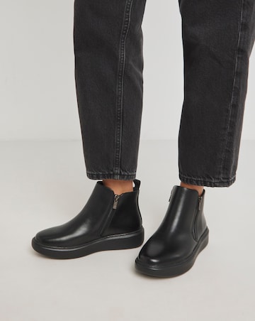 Heavenly Feet Senta Chelsea Boot Wide E Fit