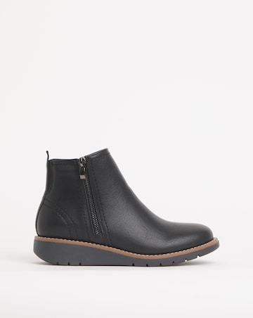 Heavenly Soles Erin Classic Low Wedge Chelsea Boots - Extra Wide Fit (EEE)
