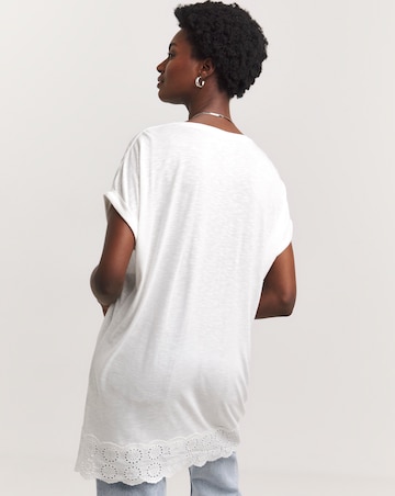 Broderie V Neck Short Sleeve Longline Top