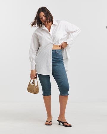 Mid Wash Stretch Denim Capri Jeans