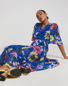 Hope &amp; Ivy Lydia V- Neck Ruffled Skirt Maxi Dress