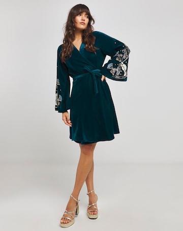 Hope & Ivy Cecile Blue Velvet Embelished Mini Dress