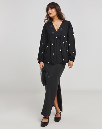 Embroidered V Neck Floral Long Sleeve Blouse