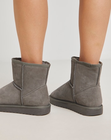 Sia Suede Warm Lined Snug Boots - Extra Wide Fit (EEE)