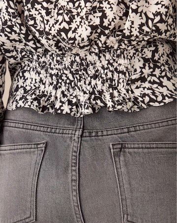 Ro&Zo Mono Floral Print Keyhole Front Blouse