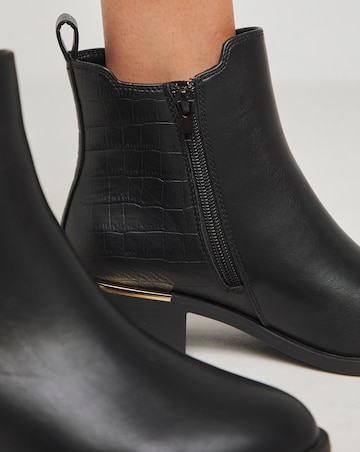 Heavenly Soles Danica Heeled Chelsea Boots Extra Wide EEE Fit