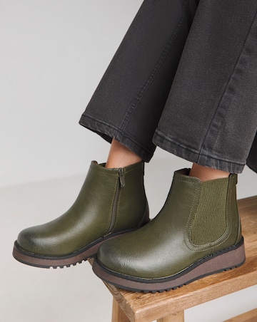 Heavenly Feet Rolo Chelsea Boot Wide E Fit