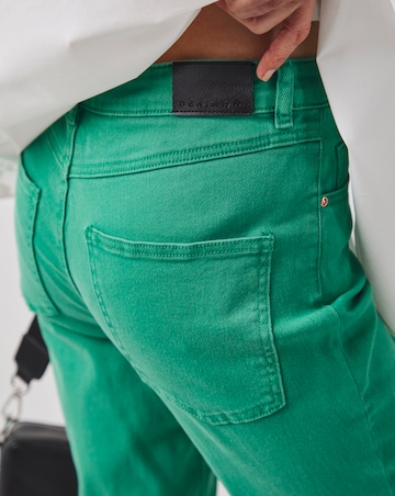 Demi High Waisted Mom Jeans