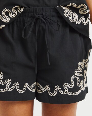 Simply Be Black Embroidered Tie Waist Shorts