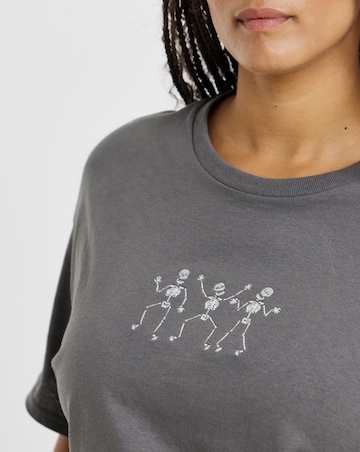 Charcoal Skeleton Embroidery T-Shirt