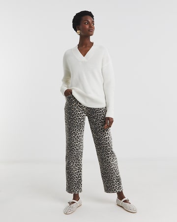 Ivory V Neck Curved Hem Jumper