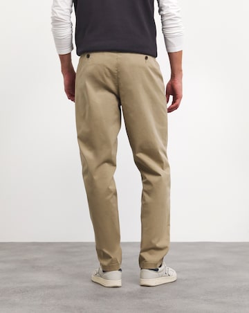 Loose Fit Chino