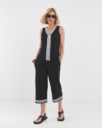Black Ric Rac Contrast Trim Vest