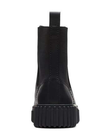 Clarks Torhill Maple Leather Chunky Boot Standard Fit