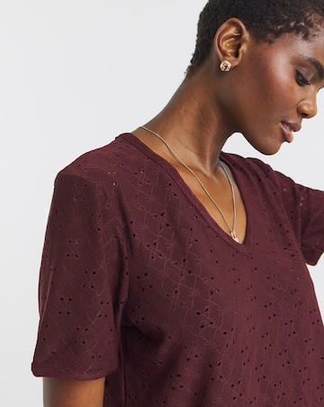 Berry V-Neck Broderie T-Shirt