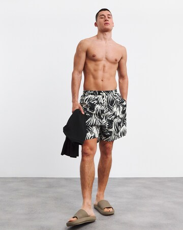 Mono Palm Print Reg Length