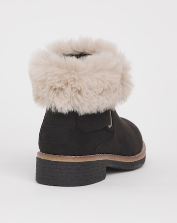 Cushion Walk Fur Collar Crepe Sole Boot Wide E Fit