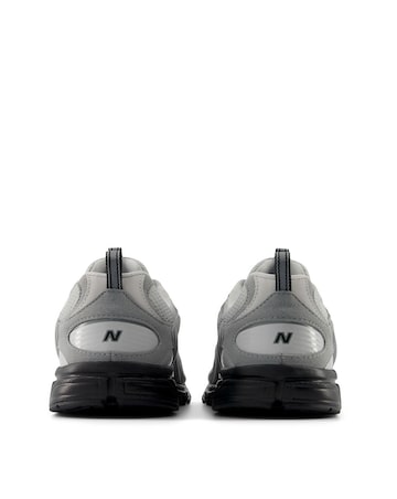 New Balance 408 Trainers