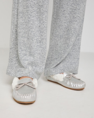 Fiora Classic Moccasin Slippers - Extra Wide Fit (EEE)