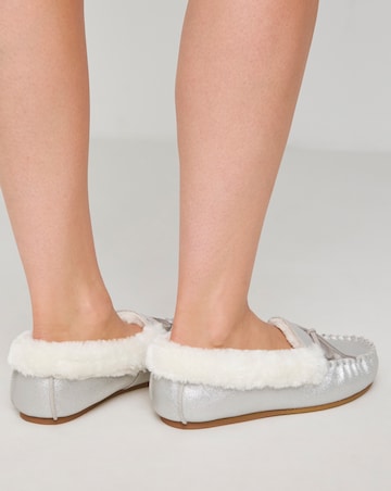 Fiora Classic Moccasin Slippers - Extra Wide Fit (EEE)