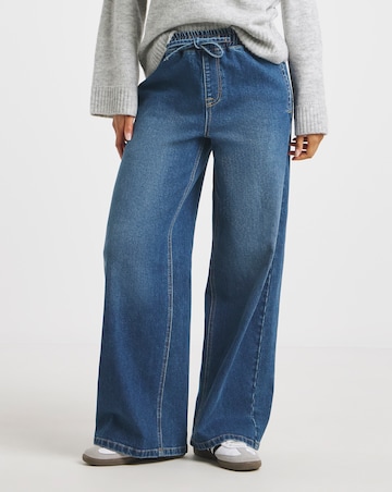 Mid Wash Tie Waist Jogger Jeans